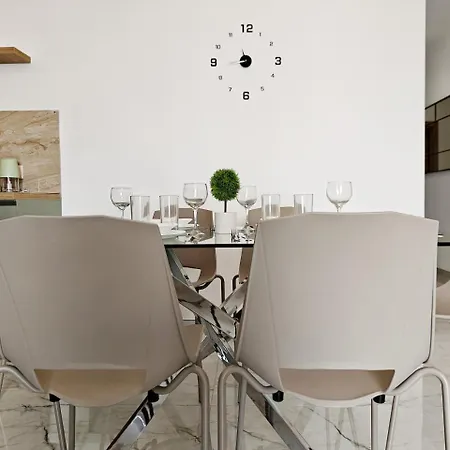 Skyhaus Apartment Fgura